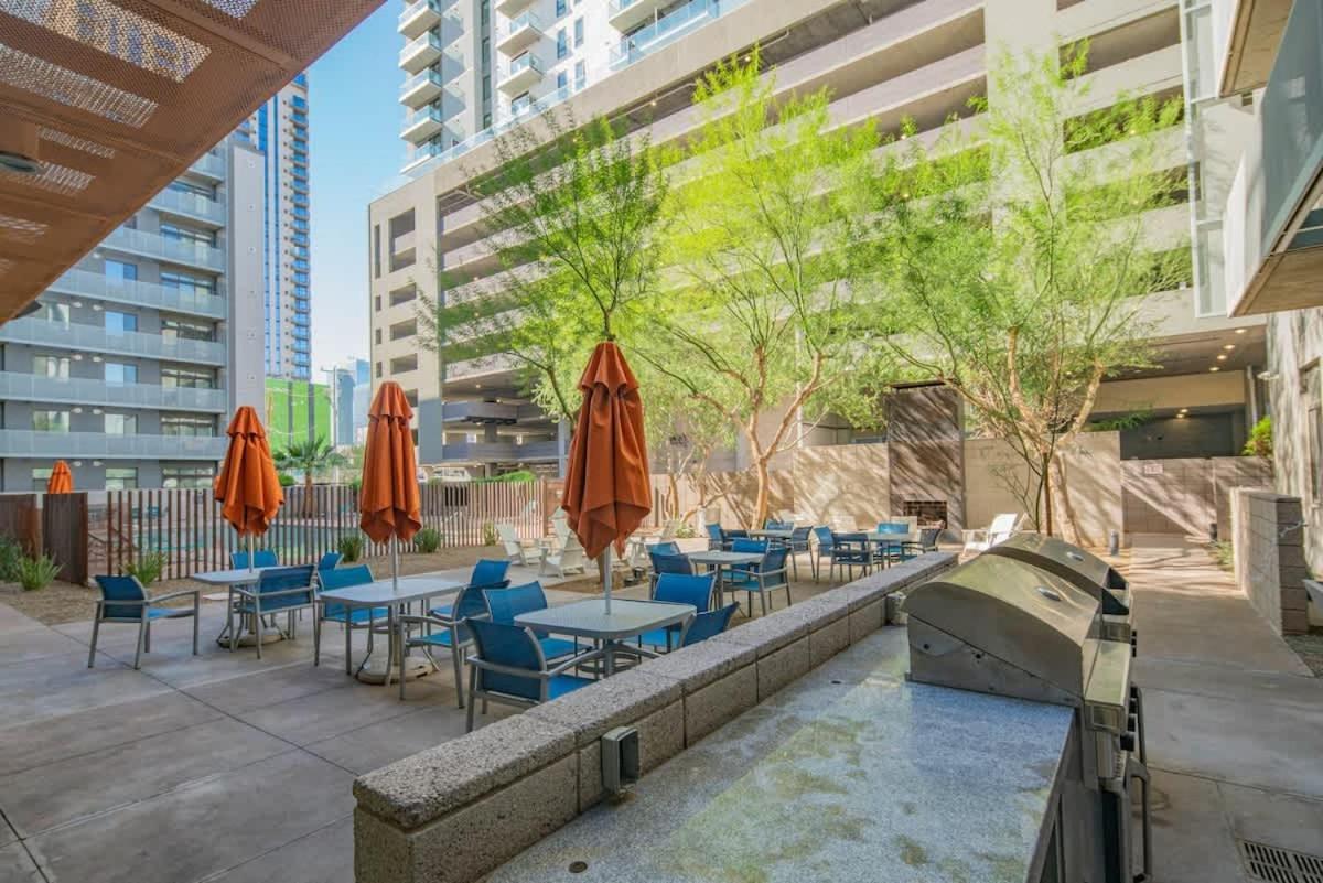 Apartment Calm 2bd - Dt - Gym, Pool, Parking - Sleep 8 *
