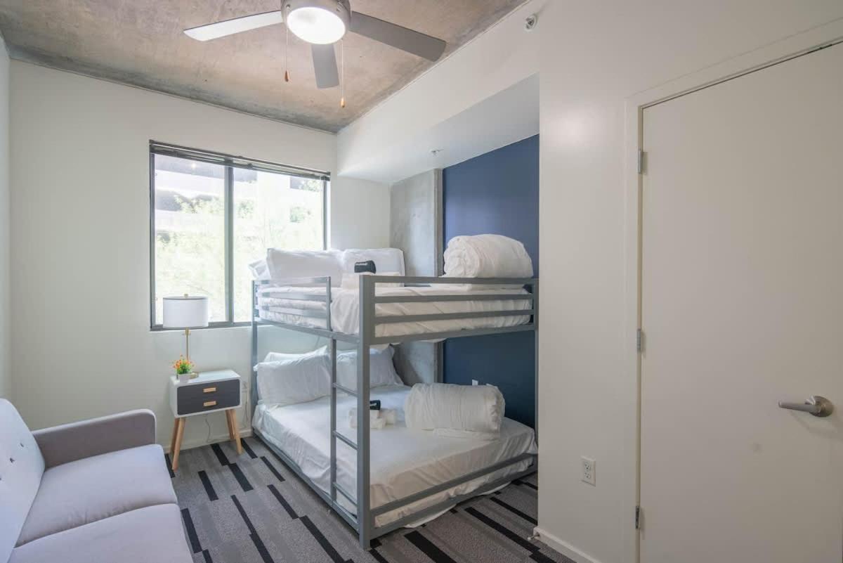 Calm 2bd - Dt - Gym, Pool, Parking - Sleep 8 * Phoenix