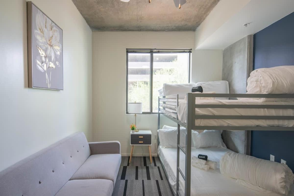 Calm 2bd - Dt - Gym, Pool, Parking - Sleep 8 Apartemen Phoenix